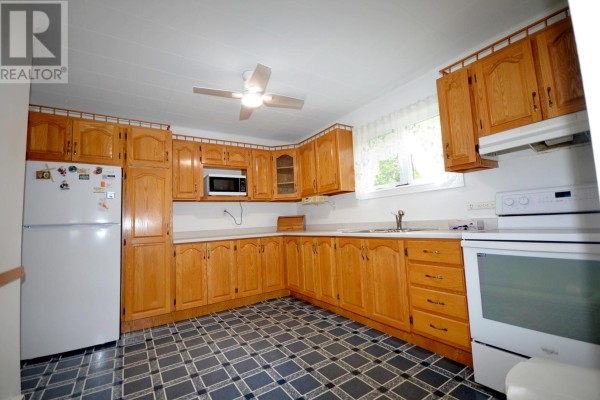 Bath (# pieces 1-6) - 33 Ledrew's Road, Conception Bay South, NL A1X3B9 Photo 3