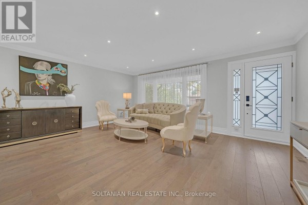 Family room - 33 Madawaska Avenue, Toronto, ON M2M2R1 Photo 4