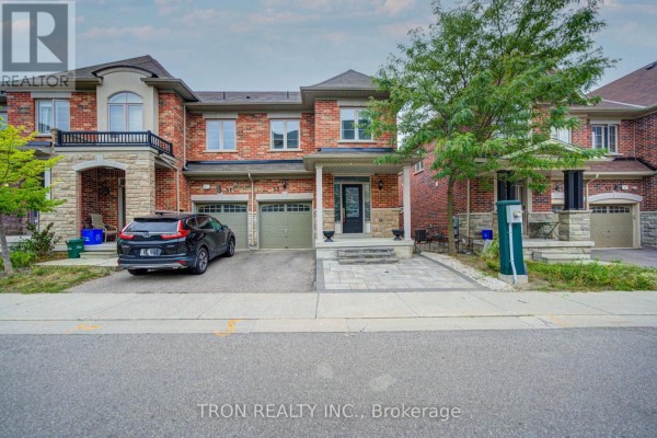 33 Mazarine Lane, Richmond Hill, ON L4S0G2 Photo 2