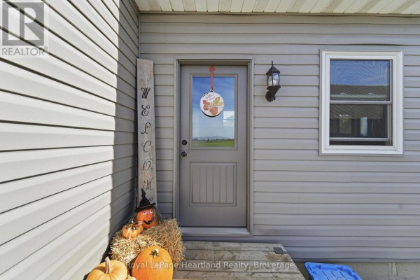 Family room - 33 Mill Road, Bluewater, ON N0M1J0 Photo 4