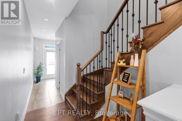 Bedroom 2 - 33 Mondial Crescent, East Gwillimbury, ON L9N0S1 Photo 5