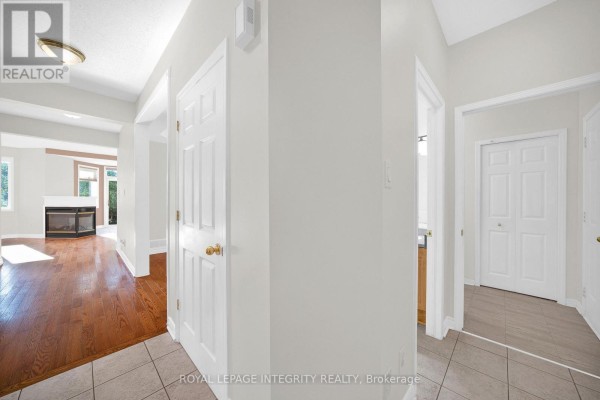 33 Norgold Crescent, Ottawa, ON K2T1J1 Photo 4