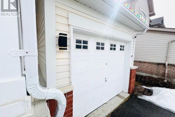 33 Palomino Place, Whitby, ON L1R2V5 Photo 3