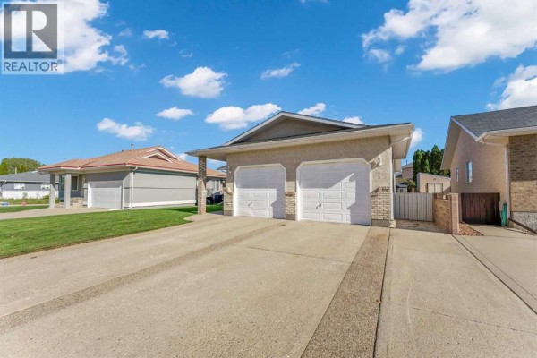 Kitchen - 33 Park Meadows Drive Se, Medicine Hat, AB T1B4C3 Photo 3