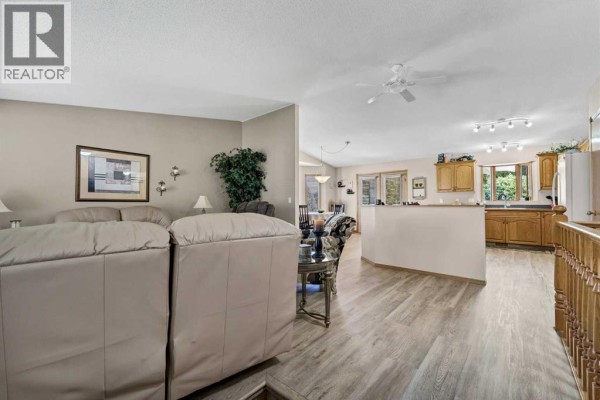 Bedroom - 33 Park Meadows Drive Se, Medicine Hat, AB T1B4C3 Photo 5