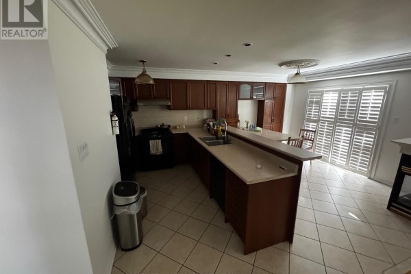 33 Ramsgate Court, Markham, ON L3S4R3 Photo 5