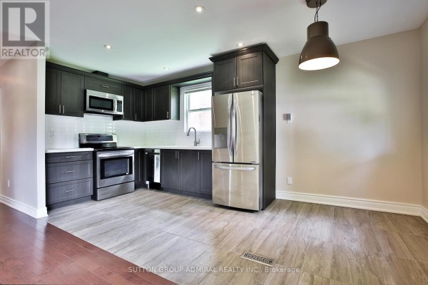 Primary Bedroom - 33 Regina Avenue, Toronto, ON M6A1R4 Photo 4