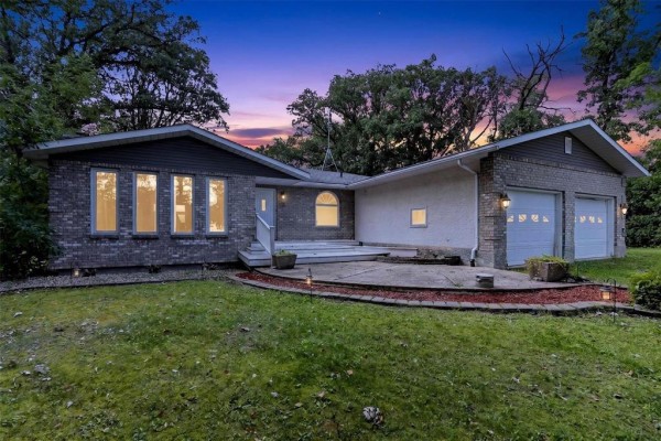 33 River Crescent, Sanford