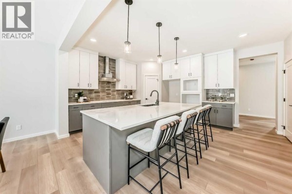 Kitchen - 33 Rochester Crescent Nw, Calgary, AB T3L0P2 Photo 4