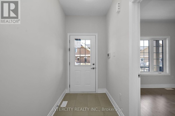 Kitchen - 33 Ruby Lane, Halton Hills, ON L7G0H6 Photo 4