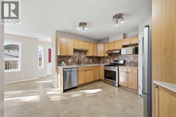 Primary Bedroom - 33 Saddlebrook Common Ne, Calgary, AB T3J0K1 Photo 5