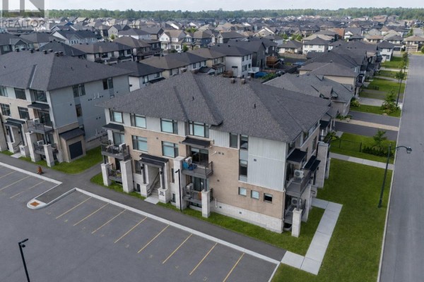 33 Salamander Way, Ottawa, ON K1X0G1 Photo 2