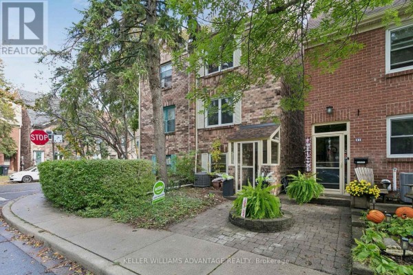 33 Sandstone Lane, Toronto, ON M4J4Z8 Photo 3