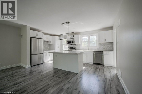 Primary Bedroom - 33 Sixth Avenue Unit# Upper, Kitchener, ON N2C1P9 Photo 3