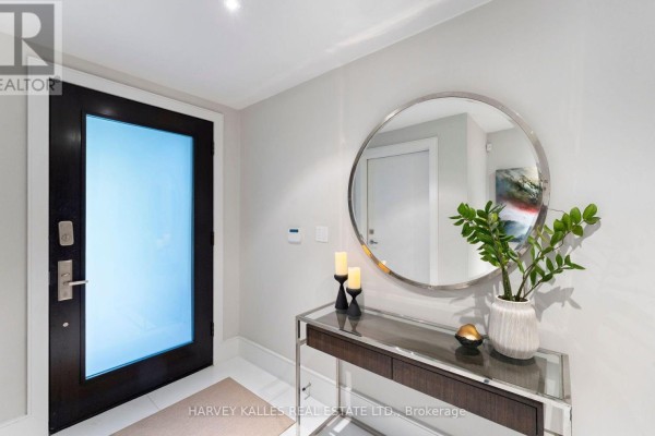 Living room - 33 Tarlton Road, Toronto, ON M5P2M6 Photo 4