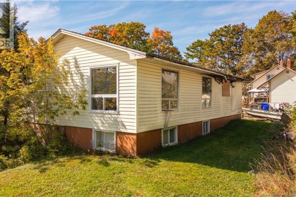 33 Victiora Street, St  Stephen, NB, photo 2