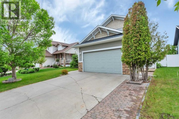 33 Walker Boulevard, Red Deer, AB, photo 3