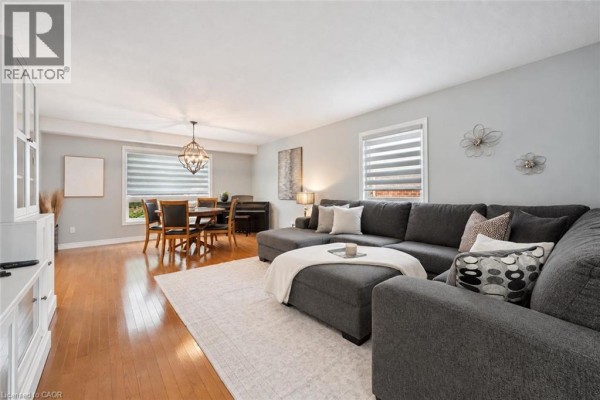 5pc Ensuite bath - 33 Washburn Drive, Guelph, ON N1E0B6 Photo 5