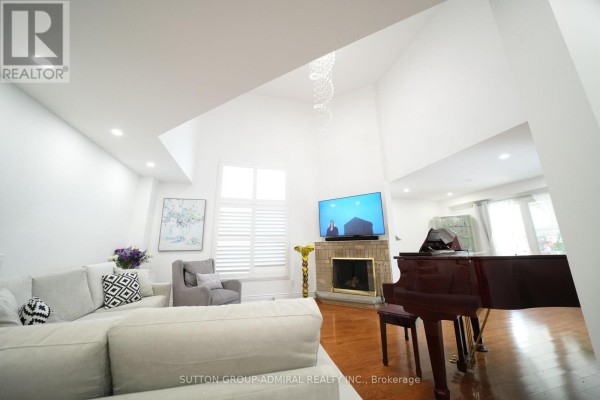 Primary Bedroom - 33 Wilderness Drive, Toronto, ON M1V3P4 Photo 4