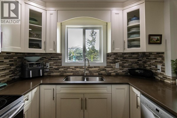 Full ensuite bathroom - 330 4 Avenue Se Unit# 402 Lot# 330, Salmon Arm, BC V1E0E2 Photo 5