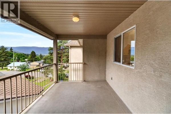 Bedroom - 330 7 Street Se Unit# 301, Salmon Arm, BC V1E1S7 Photo 4