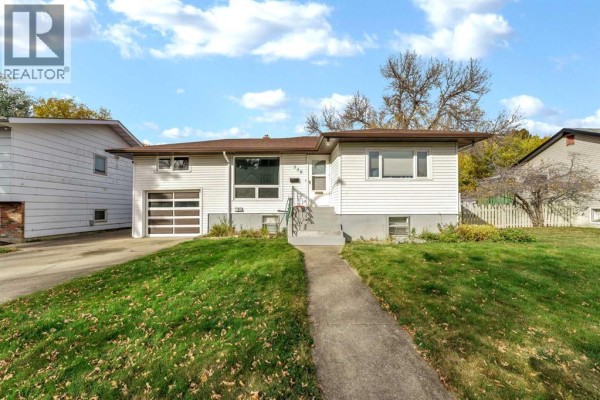 330 9 Street Se, Medicine Hat, AB, photo 2