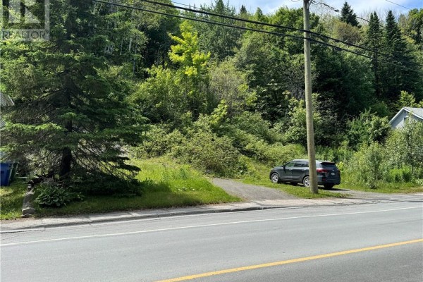 330 Canada Road, Edmundston, NB, photo 3