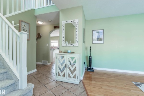 330 Huffman Cr Nw, Edmonton, AB, photo 3