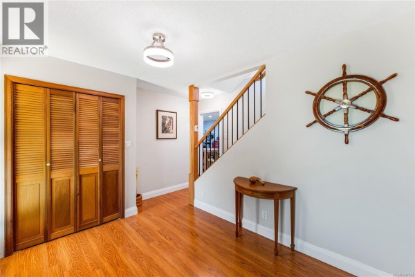 Kitchen - 330 Saltspring Way, Salt Spring, BC V8K2G7 Photo 4