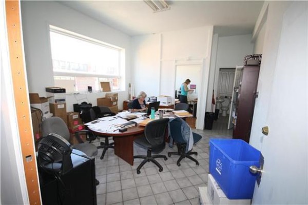 330 Selkirk Avenue, Winnipeg, MB R2W2M1 Photo 4