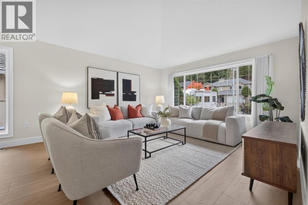 330 Woodwind Court, Kelowna, BC, photo 2