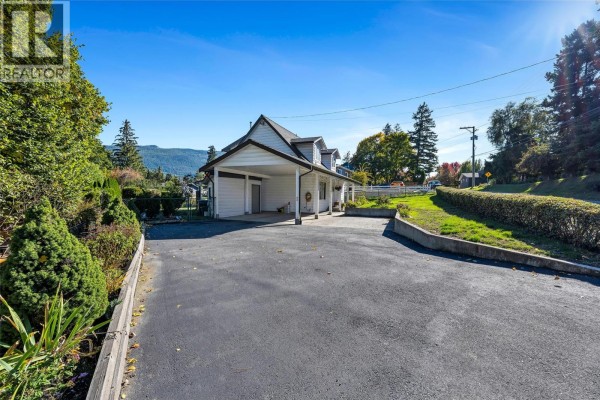 Full bathroom - 3300 Becker Street, Armstrong, BC V4Y0H3 Photo 3