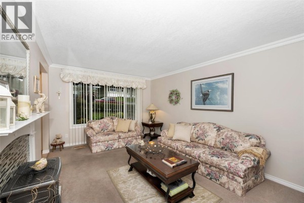 Laundry room - 3300 Becker Street, Armstrong, BC V4Y0H3 Photo 5