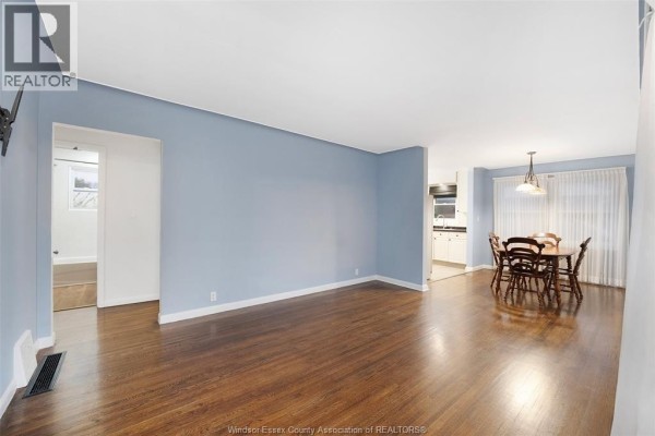 Kitchen - 3300 Mark Unit# Main, Windsor, ON N9E2X1 Photo 5
