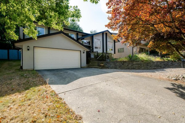 33010 Caithness Place, Abbotsford, BC V2S7B2 Photo 3