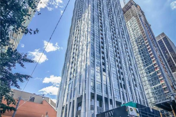 3302 - 1 Yorkville Avenue, Toronto, ON, photo 3
