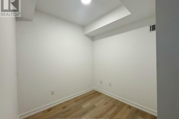 Living room - 3302 - 395 Square One Drive, Mississauga, ON L5B0P6 Photo 2