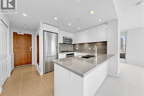 3302 4880 Bennett Street, Burnaby, BC V5H0C1 Photo 4