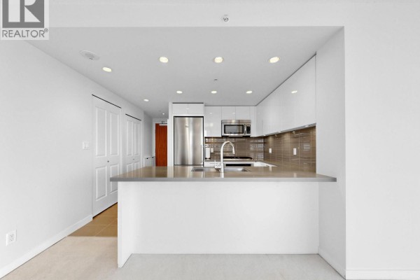 3302 4880 Bennett Street, Burnaby, BC V5H0C1 Photo 5