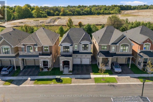 3302 Marchington Square, Pickering, ON, photo 2