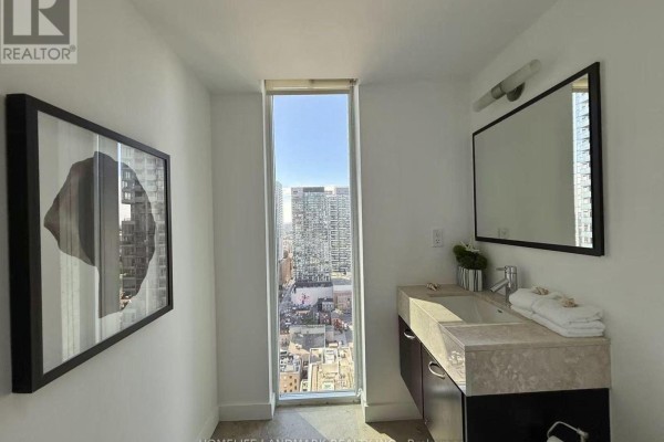 3303 - 126 Simcoe Street, Toronto, ON M5H4E6 Photo 4