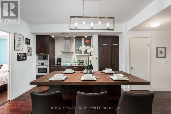 3303 - 14 York Street, Toronto, ON M5J0B1 Photo 3