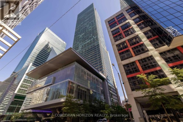 3303 - 183 Wellington Street W, Toronto, ON, photo 3