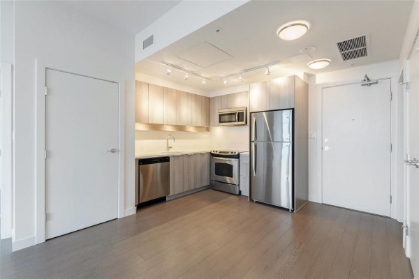 3303 13308 Central Avenue, Surrey, BC V3T0M4 Photo 5