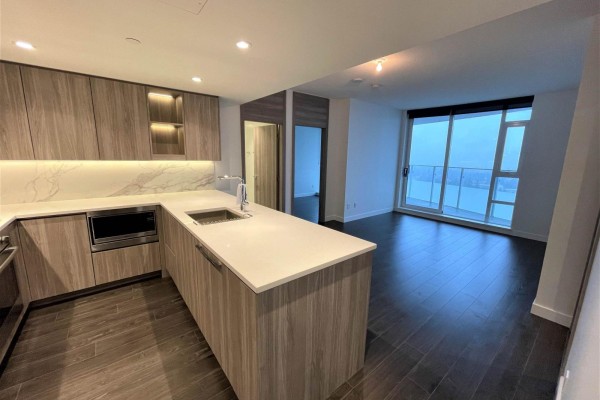 3303 9887 Whalley Boulevard, Surrey, BC V3T0P4 Photo 3