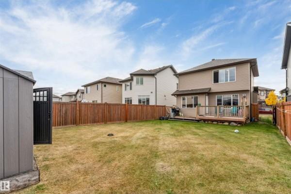 Family room - 3304 13 Av Nw, Edmonton, AB T6T0Z4 Photo 4