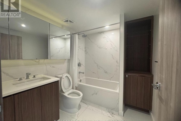 3305 - 27 Mcmahon Drive, Toronto, ON, photo 3
