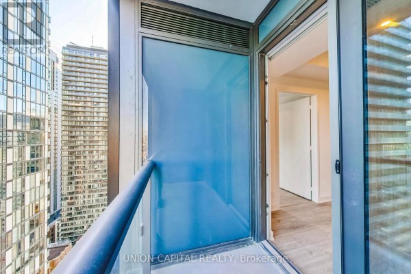 3305 - 108 Peter Street, Toronto, ON M5V0W2 Photo 2