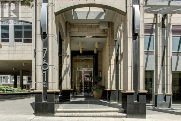 3305 - 761 Bay Street, Toronto, ON, photo 2