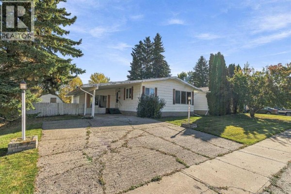 Kitchen - 3305 55 Avenue, Lloydminster, AB T9V1K6 Photo 2
